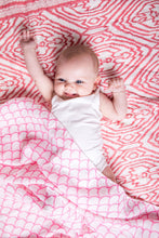 Load image into Gallery viewer, ORGANIC SWADDLE - PINK RAINBOW
