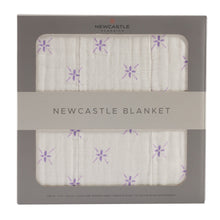 Load image into Gallery viewer, Watercolor Star and White Bamboo Muslin Newcastle Blanket
